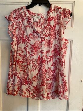 Cupcakes & Cashmere White Blouse with Red Floral Print